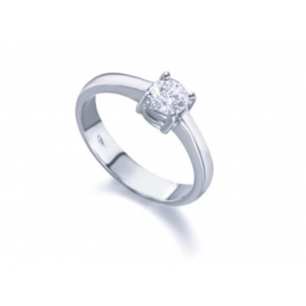 Icono del amor y el compromiso, el anillo solitario de diamante es todo un clásico para las pedidas de mano. La pregunta más importante de tu vida merece una joya única.